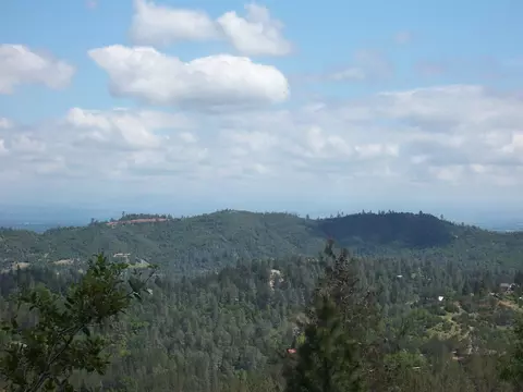 Brunswick, Redding, CA 96087 photo 9