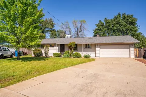 2779 Robert Ct, Redding, CA 96002