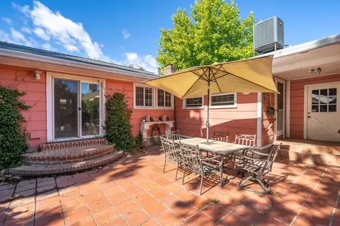 Exterior - 805 Gold St, Redding, CA 96001 photo 3 of 4