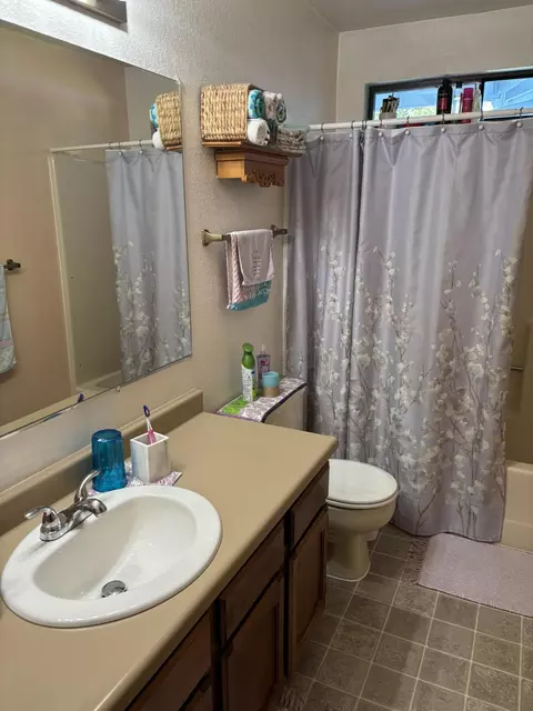 Bath - 2309 Snow Ln, Redding, CA 96003 photo 2 of 2