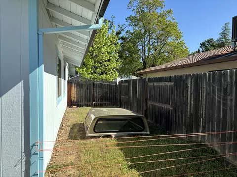 Exterior - 2309 Snow Ln, Redding, CA 96003 photo 6 of 7