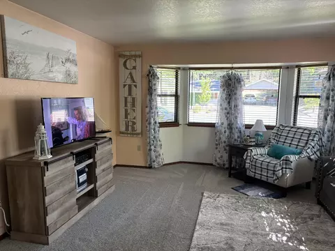Living - 2309 Snow Ln, Redding, CA 96003 photo 2 of 2