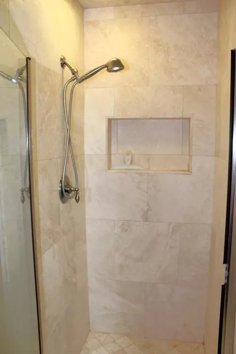 Bath - 3774 Ricardo Ave, Redding, CA 96002 photo 1 of 4