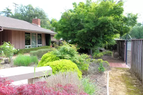 Exterior - 3774 Ricardo Ave, Redding, CA 96002 photo 6 of 15
