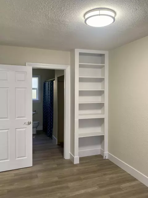 Bedroom - 10301032 Locust St, Redding, CA 96001 photo 2 of 2