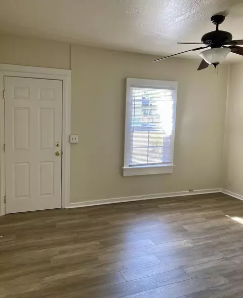 Living - 10301032 Locust St, Redding, CA 96001 photo 1 of 1