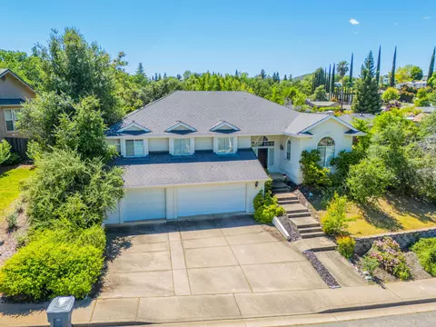 3790 Greenhaven Ln, Redding, CA 96001 photo 1