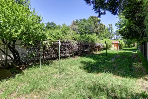 Exterior - 2980 Sacramento Dr, Redding, CA 96001 photo 28 of 34