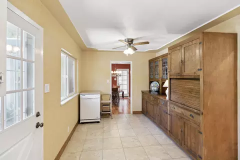 Entry Way - 2980 Sacramento Dr, Redding, CA 96001 photo 2 of 3
