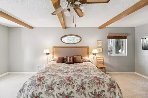 Bedroom - 2980 Sacramento Dr, Redding, CA 96001 photo 4 of 5