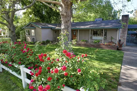 Exterior - 2980 Sacramento Dr, Redding, CA 96001 photo 18 of 34
