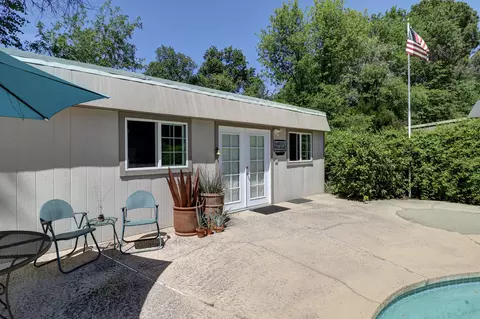 Exterior - 2980 Sacramento Dr, Redding, CA 96001 photo 11 of 34