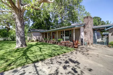 Exterior - 2980 Sacramento Dr, Redding, CA 96001 photo 2 of 34