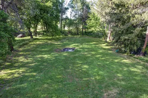 Exterior - 2980 Sacramento Dr, Redding, CA 96001 photo 16 of 34