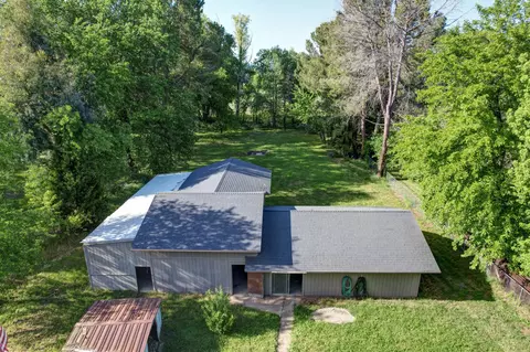 Exterior - 2980 Sacramento Dr, Redding, CA 96001 photo 10 of 34