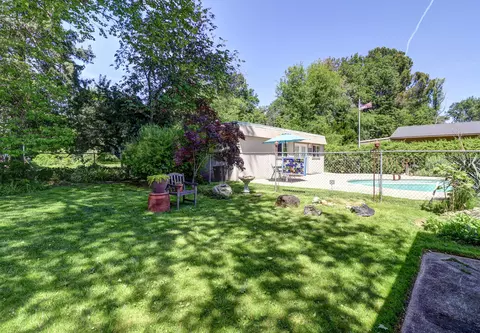 Exterior - 2980 Sacramento Dr, Redding, CA 96001 photo 23 of 34
