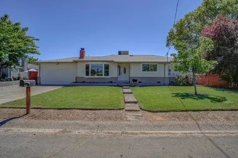 2535 Hawn Ave, Redding, CA 96002