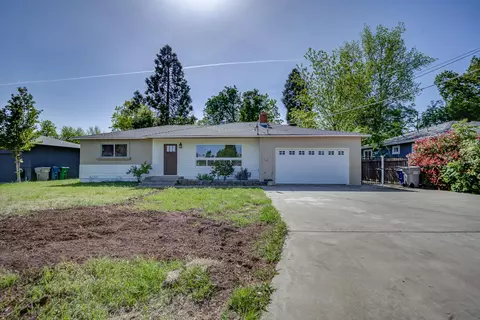 5770 E Bonnyview Rd, Redding, CA 96001