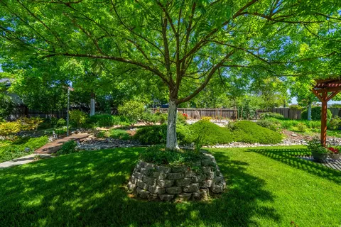 11527 Amir Ct, Redding, CA 96003 photo 37
