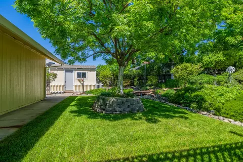 11527 Amir Ct, Redding, CA 96003 photo 31
