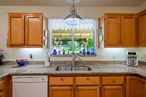 11527 Amir Ct, Redding, CA 96003 photo 11