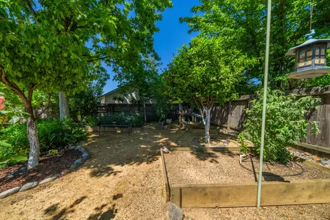 11527 Amir Ct, Redding, CA 96003 photo 42