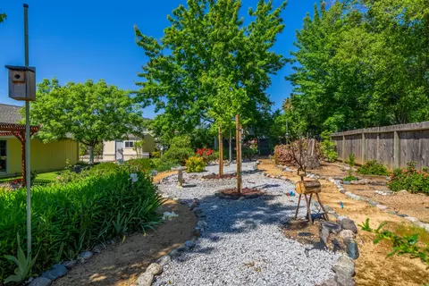11527 Amir Ct, Redding, CA 96003 photo 34