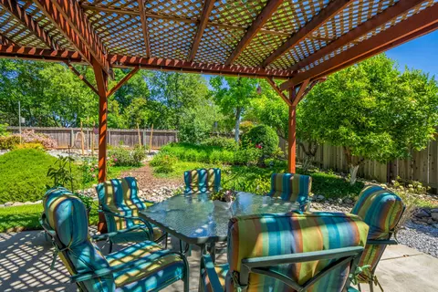 11527 Amir Ct, Redding, CA 96003 photo 27