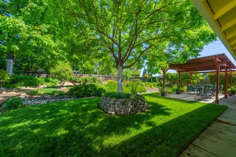 11527 Amir Ct, Redding, CA 96003 photo 36