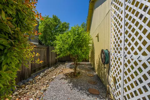 11527 Amir Ct, Redding, CA 96003 photo 40