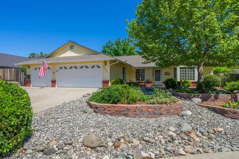 11527 Amir Ct, Redding, CA 96003 photo 2
