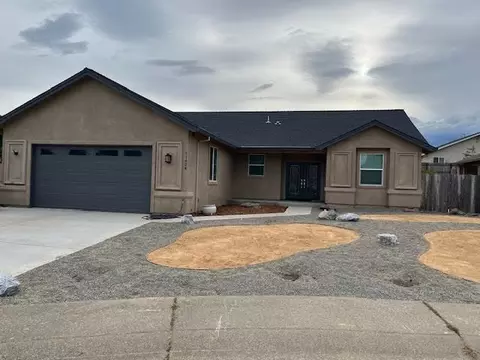 11424 Puffin Way, Redding, CA 96003