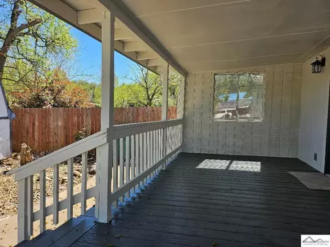 Exterior - 1471 2nd St, Anderson, CA 96007 photo 4 of 5