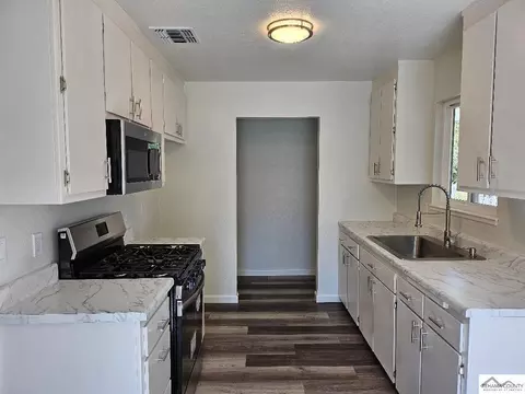 Kitchen - 1471 2nd St, Anderson, CA 96007 photo 1 of 2