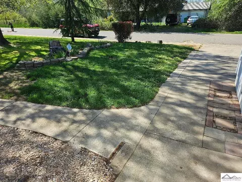 Exterior - 1471 2nd St, Anderson, CA 96007 photo 5 of 5