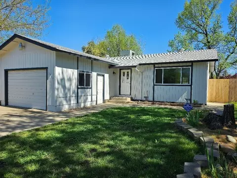 Exterior - 1471 2nd St, Anderson, CA 96007 photo 2 of 5