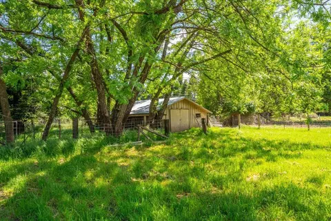 Exterior - 21249 Shelly Ln, Anderson, CA 96007 photo 23 of 27
