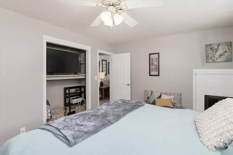 Bedroom - 21249 Shelly Ln, Anderson, CA 96007 photo 2 of 6