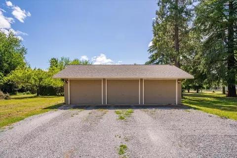 Exterior - 21249 Shelly Ln, Anderson, CA 96007 photo 16 of 27