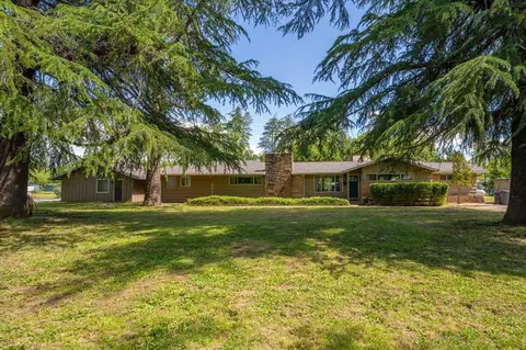 21249 Shelly Ln, Anderson, CA 96007