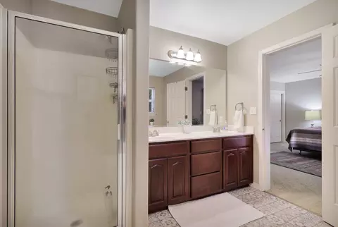 Bath - 30622 Figaro Dr, Shingletown, CA 96088 photo 4 of 5