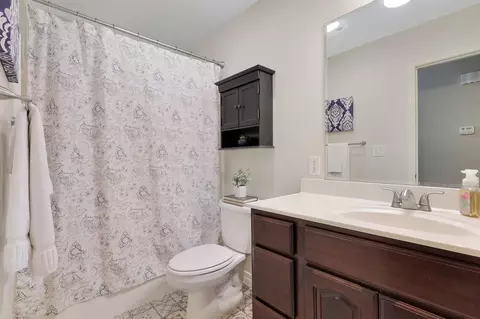 Bath - 30622 Figaro Dr, Shingletown, CA 96088 photo 3 of 5