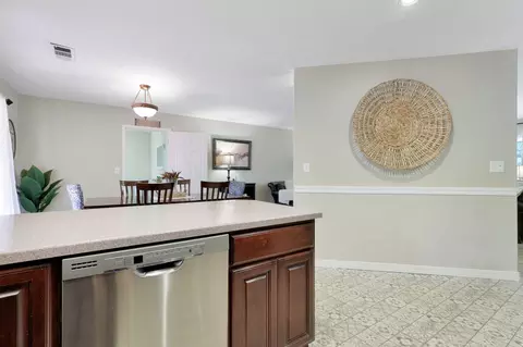 Kitchen - 30622 Figaro Dr, Shingletown, CA 96088 photo 3 of 5