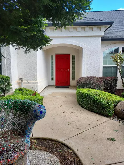 3156 Goulant Ln, Redding, CA 96002