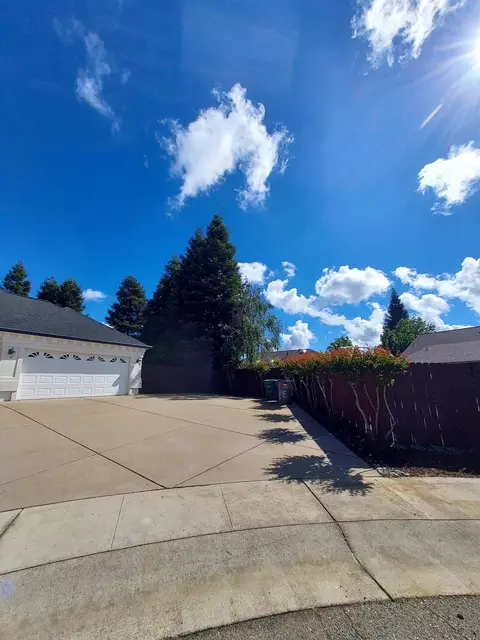 3156 Goulant Ln, Redding, CA 96002 photo 4