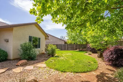Exterior - 3483 Lemurian Rd, Redding, CA 96002 photo 7 of 9
