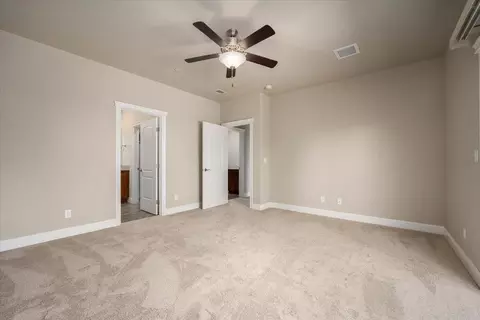 Bedroom - 3483 Lemurian Rd, Redding, CA 96002 photo 2 of 6
