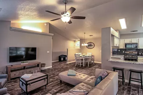 Living - 815 Jantail Ct, Redding, CA 96003 photo 2 of 4