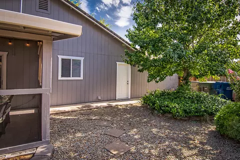 Exterior - 815 Jantail Ct, Redding, CA 96003 photo 7 of 9