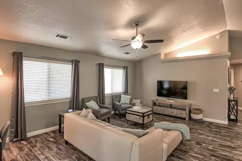 Living - 815 Jantail Ct, Redding, CA 96003 photo 4 of 4